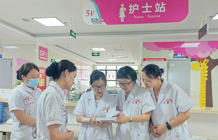 深化优质护理  共筑健康未来--自贡市护理质量控制中心专家组莅临我院督导检查优质护理服务专项工作