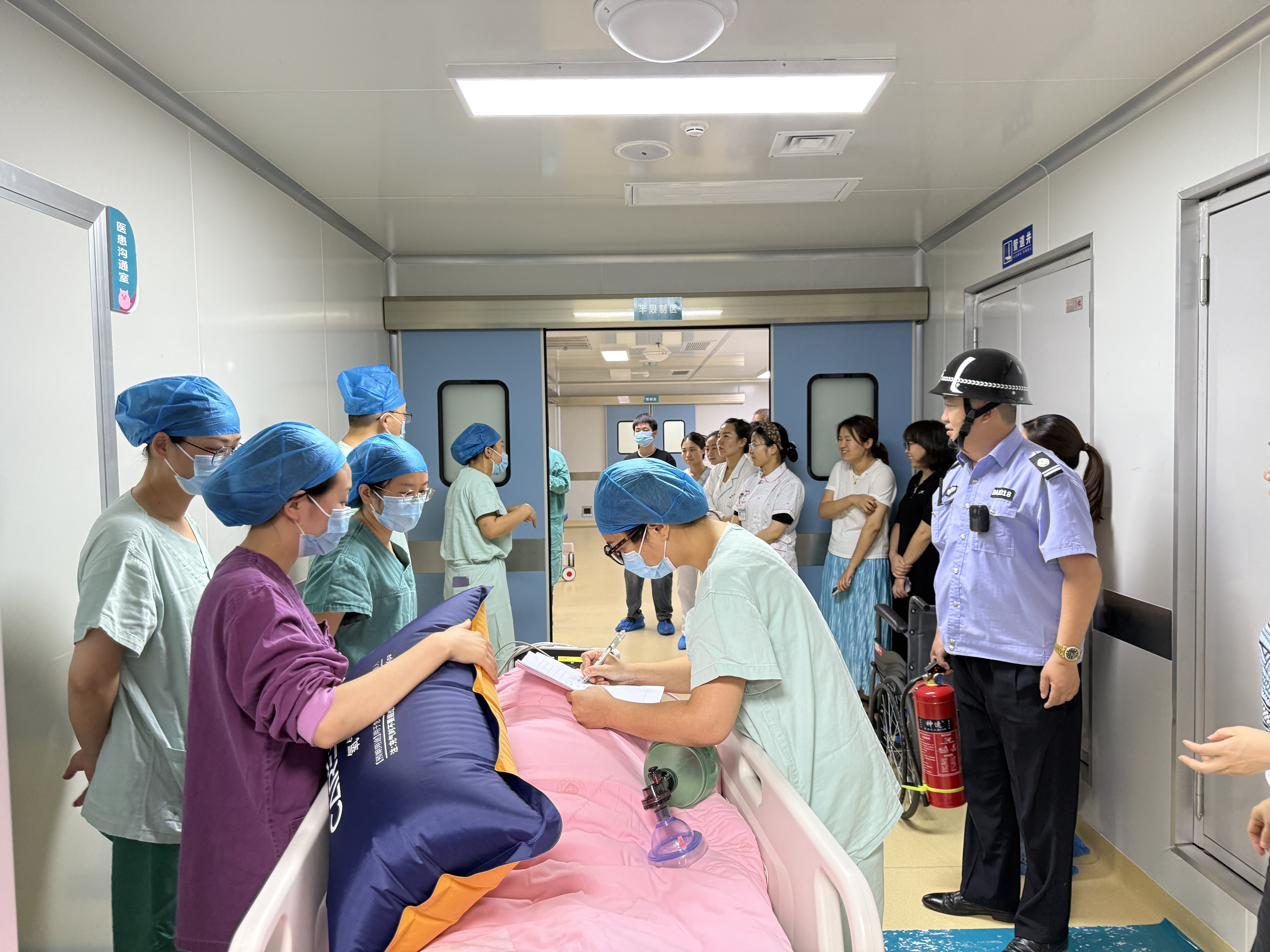 筑牢安全防线  护航医患平安——荣县妇幼保健院开展安全生产月活动